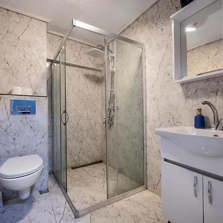 Ayka Old Hotel 3*